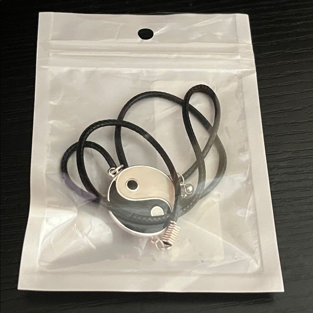 Ying Yang necklace new - Picture 2 of 5